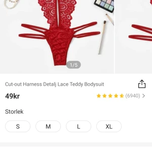 Body - Extremt snygg body, beställde hem i medium och large men fann dom som ett onödigt köp, inte ens testade men såg att den i storlek medium är ena bandet trasig på, vill ni ha fler bilder på dom så säg bara till. 