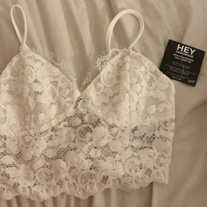 Vit topp - Strl xs helt oanvänd med prislapp kvar