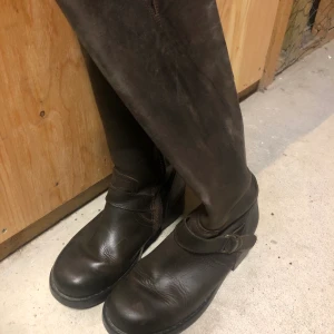 Johnny Bulls äkta - Storlek 38 - bruna i normal skick 