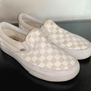  - 400kr!! Inklusive frakt. FÖRST TILL KVARN. Prutat och klart! Annars åker dom i soptunnan 🙃