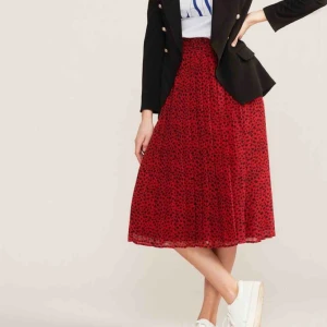  - Helt ny kjol från Daisy Grace, aldrig använd!