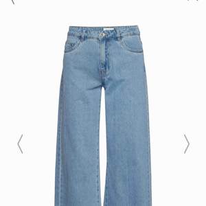 Helt nya vida jeans med lappar kvar från only 