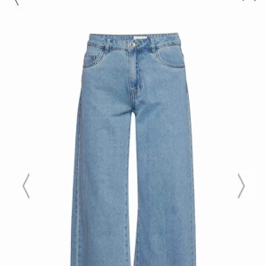  - Helt nya vida jeans med lappar kvar från only 