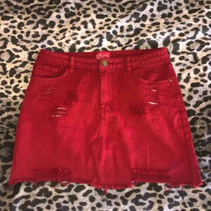  - Kjol från boohoo. Frakten ligger på 50kr🤗