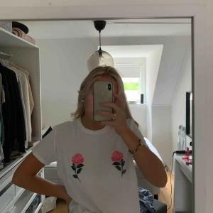  - Tröja från Nakd, säljer pga ingen användning! Frakt ingår ej💗