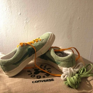  - Gröna Golf skor! Säljer eftersom dem inte kommer till användning!  Möts upp eller köparen står för frakt! Priset kan diskuteras vid snabbaffär. 