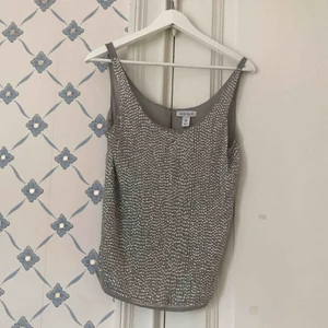  - Linne med pärlor super fint 