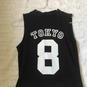  - Åtsittande linne från h&m