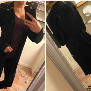  - Kofta med knytning 