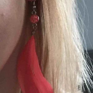  - Fina örhängen från Tyskland (minns inte butiken). Har aldrig använt de ☺️ Jag kan mötas upp i Lund om inte står köparen för frakten😍😍