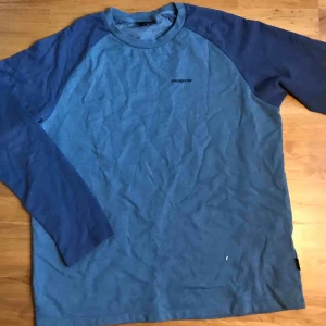  - Patagonia sweater, knappt använd! Storlek Xl