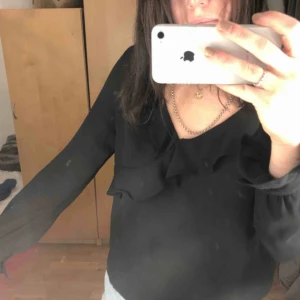  - Söt blus från Gina! Köpare står för eventuell frakt!💓