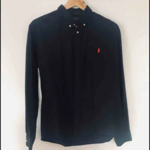  - Ralph Lauren skjorta.  Storlek L  Knappt använd 
