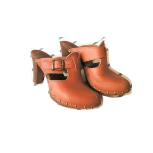  - Sommarens snyggaste vintage Tamaris i äkta skinn. Bäst färgåtergivning på bild 1. Hoppas de ger dig glädje!