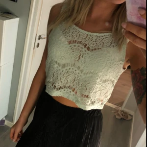  - Söt kort spetstopp från H&M