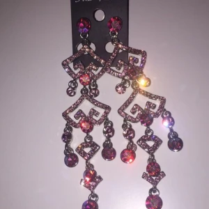 Örhängen - oanvända då jag har för många 