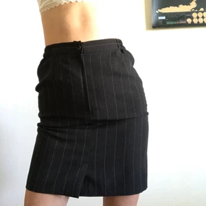  - Snygg kjol från humana som jag aldrig använt. Väldigt skön och sitter bra. Köparen står för frakt. 