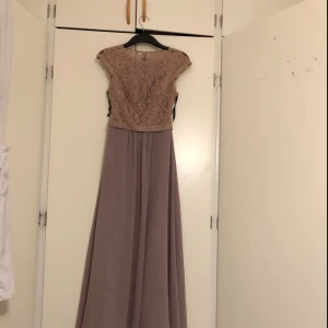  - Balklänning, använd 1 gång! Frakt tillkommer. 