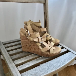  - Snygga sandaletter i bra skick. 