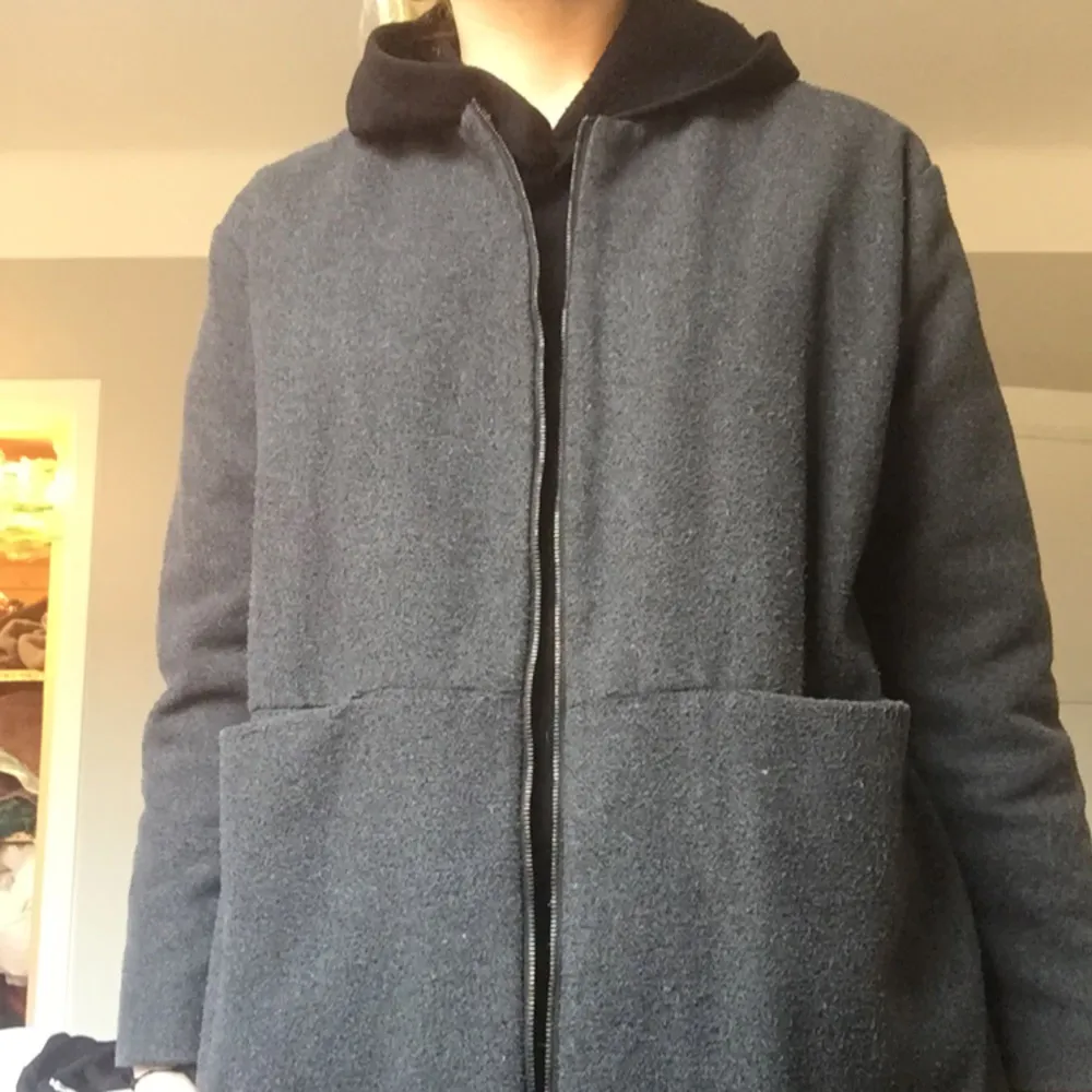 Jacka med fleece inuti. One size från ett litet trendigt märke i Hong Kong. One size . Jackor.