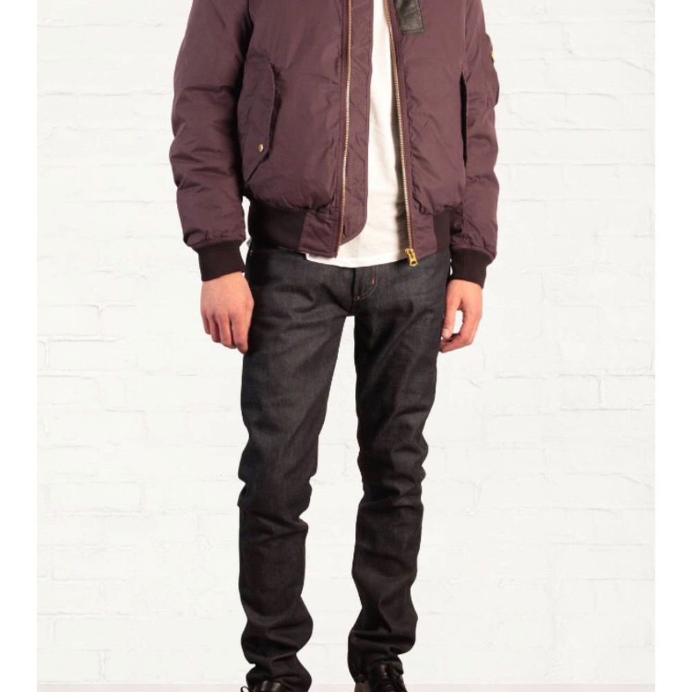 ACNE SID BOMBER Sluts ld modell och storlek Unisex modell av varm dunjacka
