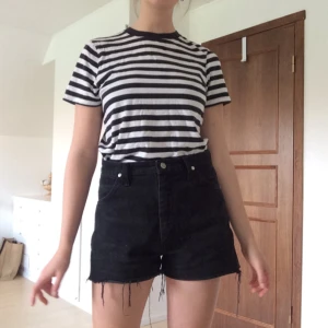  - Klassisk randig t-shirt 