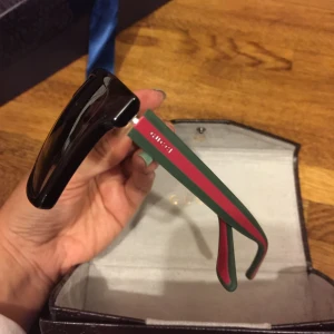  - Äkta nya Gucci brillor 