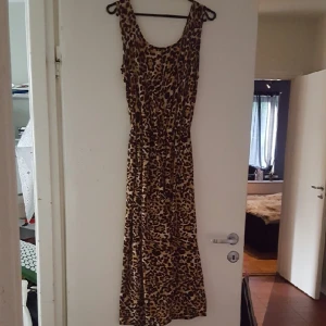 - Väldig mycket stretch. Skön klänning av bomull 