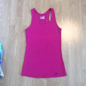  - Under armour träningslinne. Köpt i USA. Knappt använt. Köparen står för frakt.