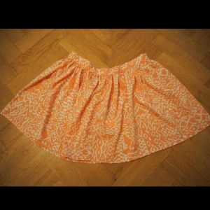  - tunn luftig kjol från Rut and circle