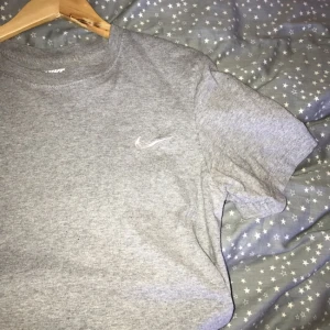  - Nike T-shirr