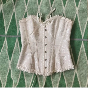 Korsett✨ - Superfin korsett med snörning baktill som kan reglera storlek💖 budgivning i kommentarenrna som avslutas Tordag💖