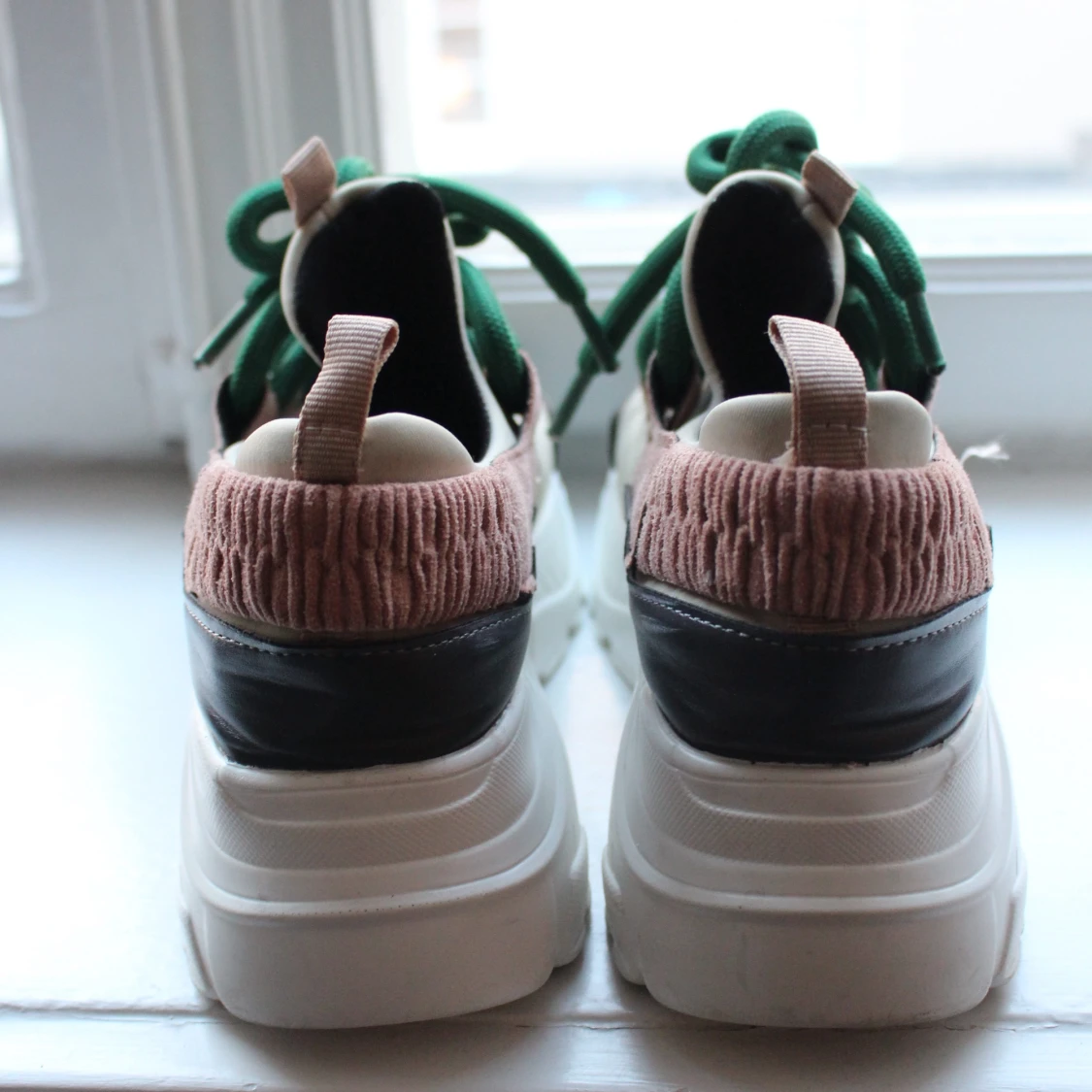 Super cool sneakers, perfect condition!  - 91