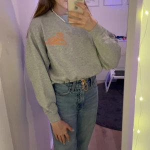 Pull and bear tröja grå - Super fin pull and bear tröja i grå använder inte längre så ska försöka få den såld.😊