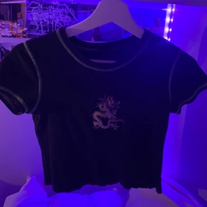 BRANDY MELVILLE söt topp - Superfin topp från brandy Melville i superbra skick! Passar Xs/S💚