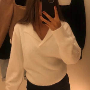 Jätte fluffig & mysig tröja - En jätte fin och ny tröja i mjukt, lurvigt garn. 