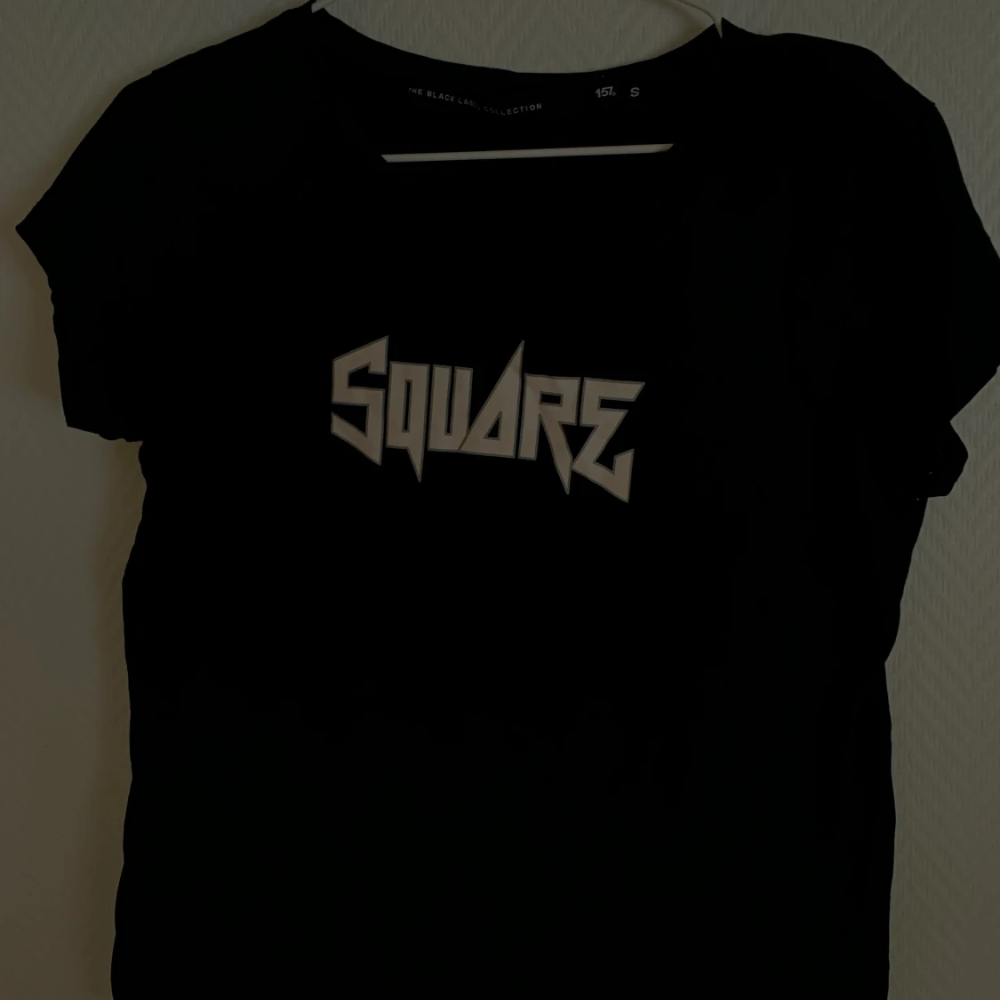 Tröja med tryck på