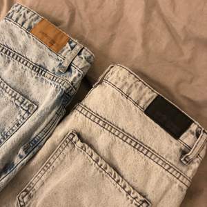Säljer mina supertrendiga mom jeans från Ginatricot i stl 38 då de är för stora för mig (jag bär stl 34). Båda är som nya då jag aldrig använt dem. 200kr styck eller 300kr för båda! Frakt tillkommer +62kr