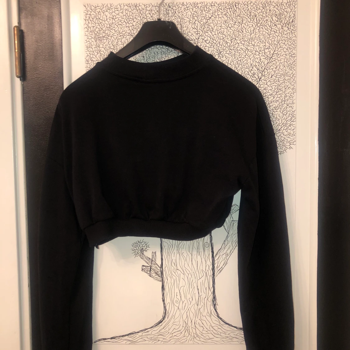 Långärmad magtröja från ASOS i strl 38 - 91