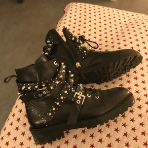 Nitskor - Helt nya! Använda 1gång. 