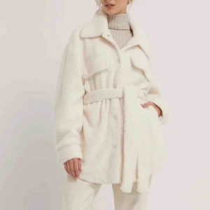  - Teddyjacka ifrån nakd  Nyskick