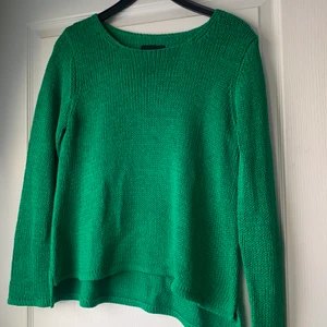 Grön tröja  - En fin grön stickad tröja✨Hör av er vid frågor eller fler bilder!