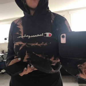  - Tie dye champion hoodie! Som är äkta!