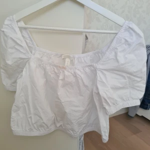 strl S - Top från HM använda 1 gång 🥰                             Ingår frakten🤗