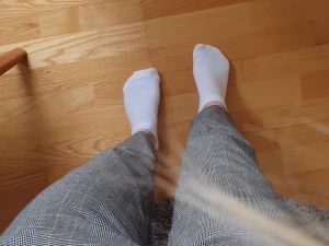 Kostymbyxor - Gråa kostymbyxor med blå detaljer. Använda men i bra skick:) 