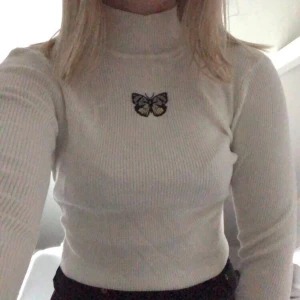 Fjärils topp  - Alla lappar kvar <3 väldigt stretchig!