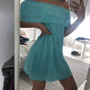 blå klänning  - Ur snygg blå sommar klänning, använd en gång men använder aldrig klänningar. frakt ingår 💕