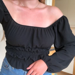 Topp!  - Helt ny topp. Frakt tillkommer på 40:-🌸