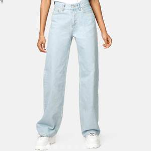 Supertrendiga jeans från Junkyard, nypris 500kr 🤩 Köparen står för frakten (63kr)