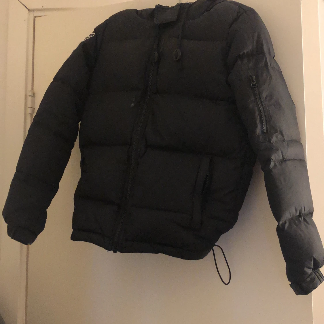 Svart D brand jacka strl xs